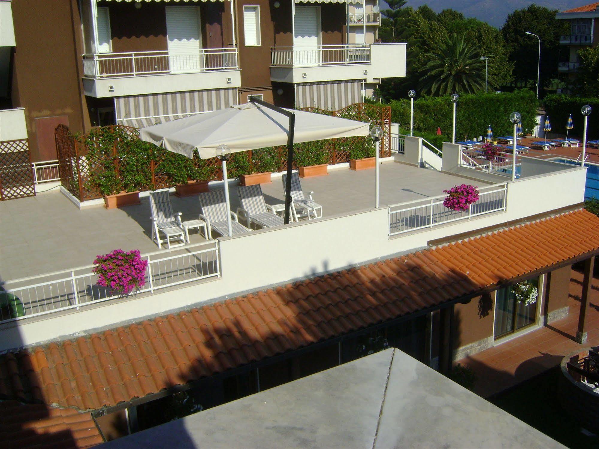 Aurora Wellness & 3*
